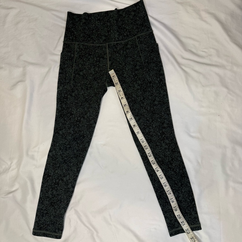 Athleta Salutation Stash Pocket II 7/8 Tight - Picture 8 of 11